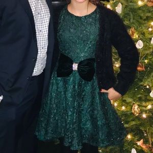 EUC Girl’s holiday green lace dress, size 14